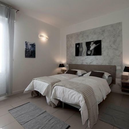Le Suites - Di Fronte Ospedale Sacro Cuore เนกรา ภายนอก รูปภาพ