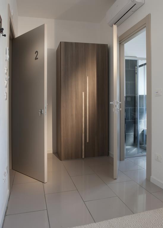 Le Suites - Di Fronte Ospedale Sacro Cuore เนกรา ภายนอก รูปภาพ