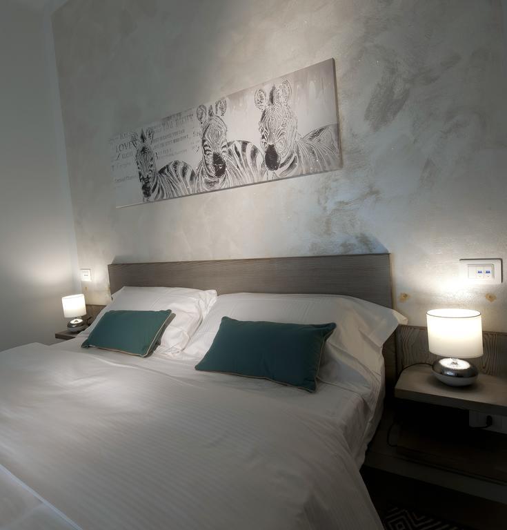 Le Suites - Di Fronte Ospedale Sacro Cuore เนกรา ภายนอก รูปภาพ
