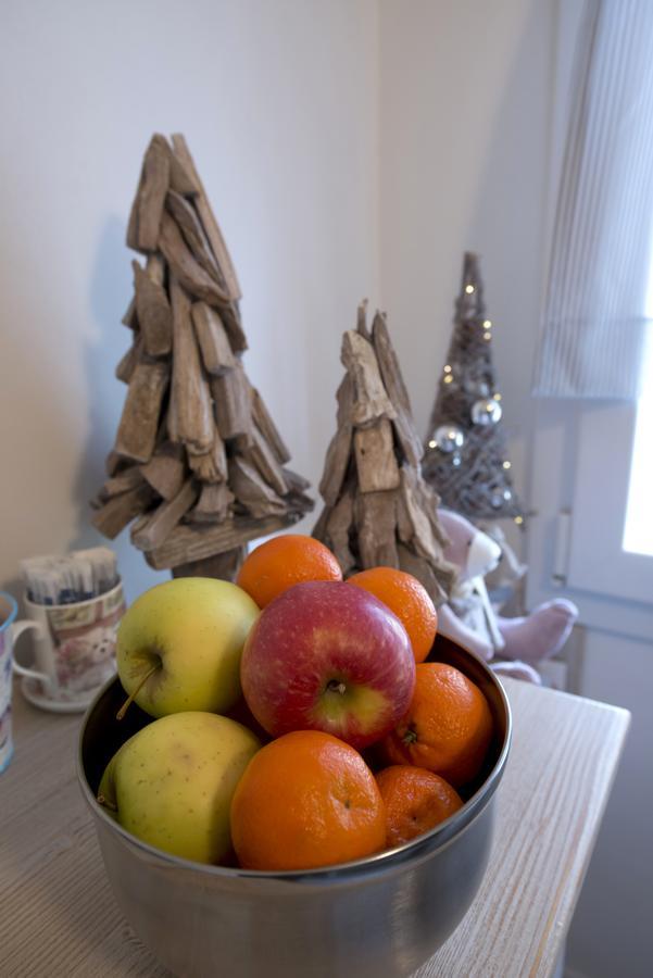 Le Suites - Di Fronte Ospedale Sacro Cuore เนกรา ภายนอก รูปภาพ