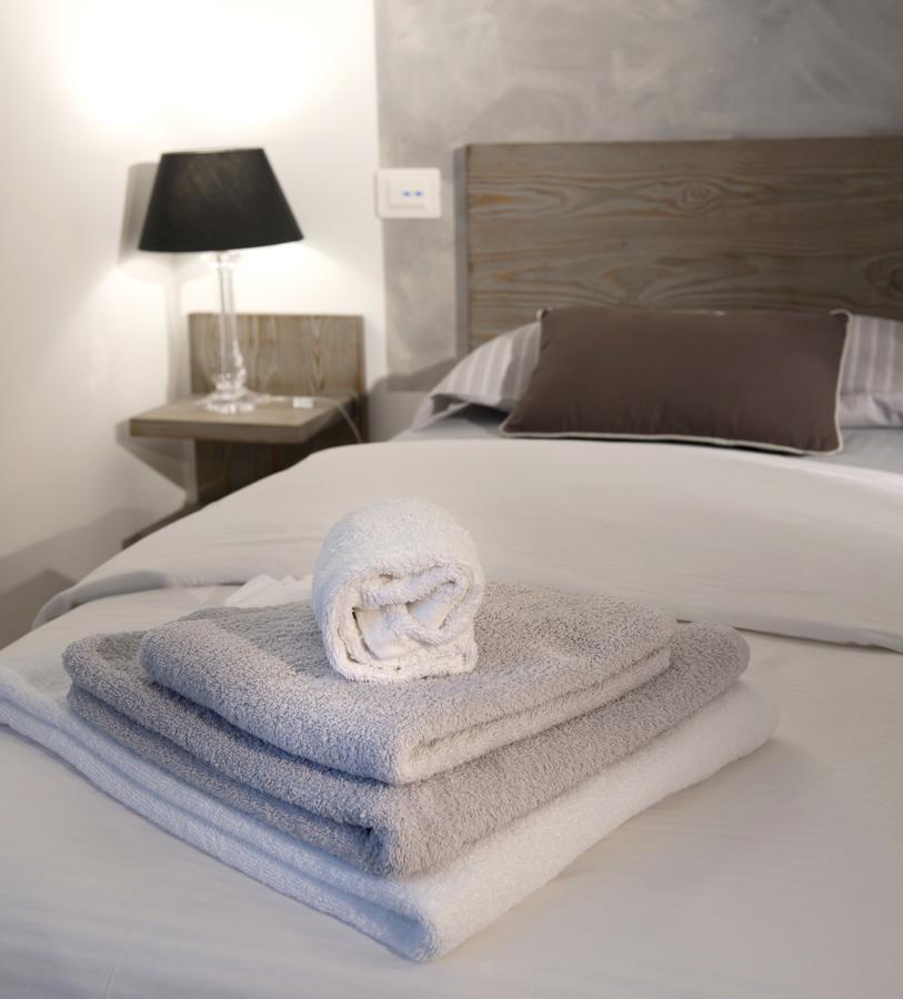Le Suites - Di Fronte Ospedale Sacro Cuore เนกรา ภายนอก รูปภาพ