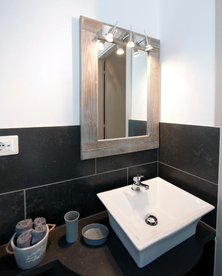 Le Suites - Di Fronte Ospedale Sacro Cuore เนกรา ภายนอก รูปภาพ